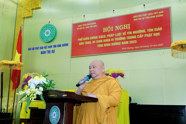 Thượng tọa Thích Minh Lực thay mặt Ban Trị sự GHPGVN tỉnh Bình Dương cám ơn Ban Tôn giáo tỉnh