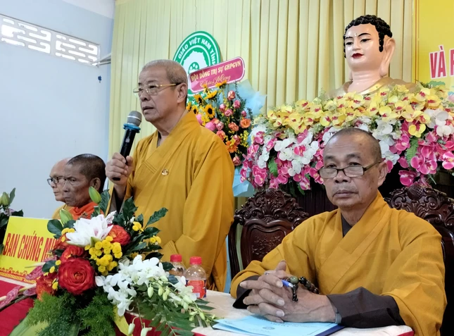 Hòa thượng Thích Trí Minh phát biểu chỉ đạo