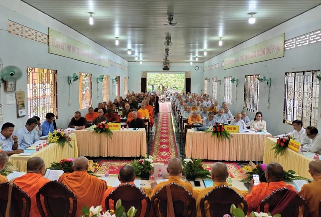 Chư Tăng Ni, đại biểu chính quyền tham dự hội nghị