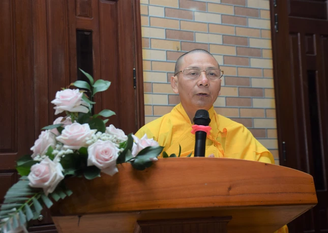 Thượng tọa Thích Huệ Nhẫn phát biểu khai mạc