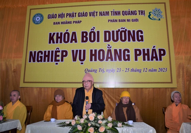 Hòa thượng Thích Thiện Tấn ban đạo từ