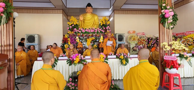 Hòa thượng Thạch Hà ban đạo từ Hòa thượng Thạch Hà ban đạo từ