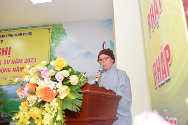 Ni sư Thích nữ Viên Đăng báo cáo tổng kết Phật sự năm 2023