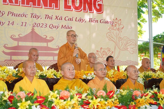 Thượng tọa Thích Quảng Lộc ban đạo từ