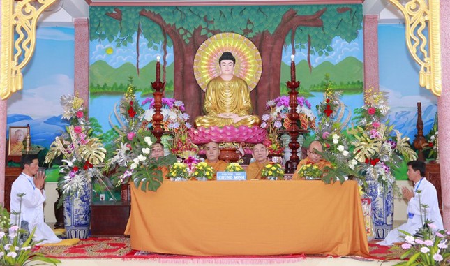 Chư tôn đức chứng minh