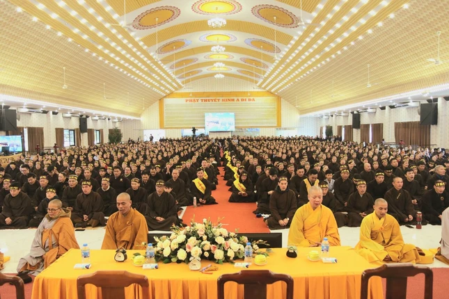 Nhất tâm đồng niệm danh hiệu Đức Phật A Di Đà