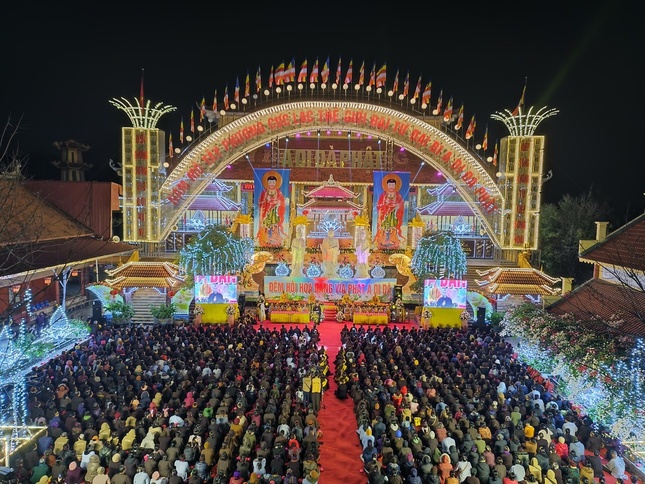 Toàn cảnh đêm hoa đăng tại chùa An Hồng