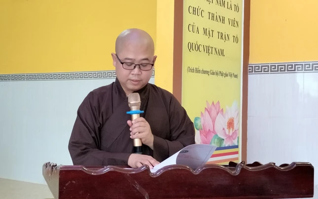 Đại đức Thích Nguyên Đạt báo cáo tổng kết Phật sự năm 2023