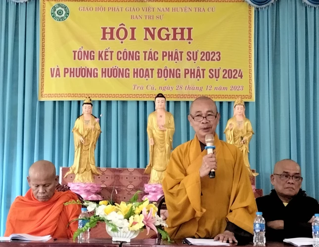 Hòa thượng Thích Huệ Pháp ban đạo từ