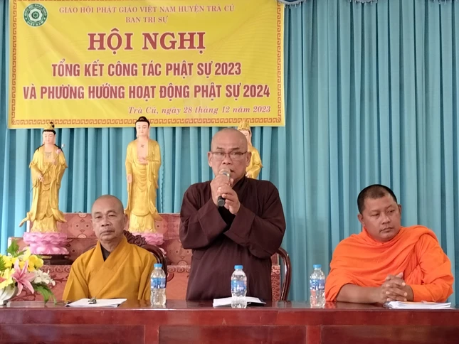 Thượng tọa Thích Nguyên Ngọc phát biểu cảm tạ