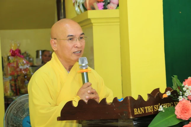Thượng tọa Thích Minh Sơn báo cáo tổng kết