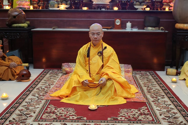 Thượng tọa Thích Thông Đạo chủ lễ Thượng tọa Thích Thông Đạo chủ lễ