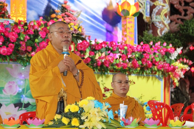 Thượng tọa Thích Pháp Huệ chia sẻ pháp thoại