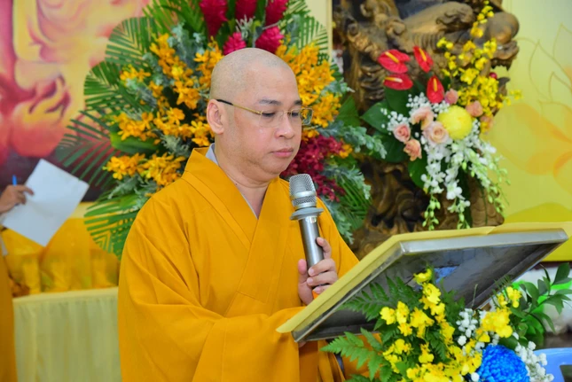 Thượng tọa Thích Minh Nhựt phát biểu khai mạc