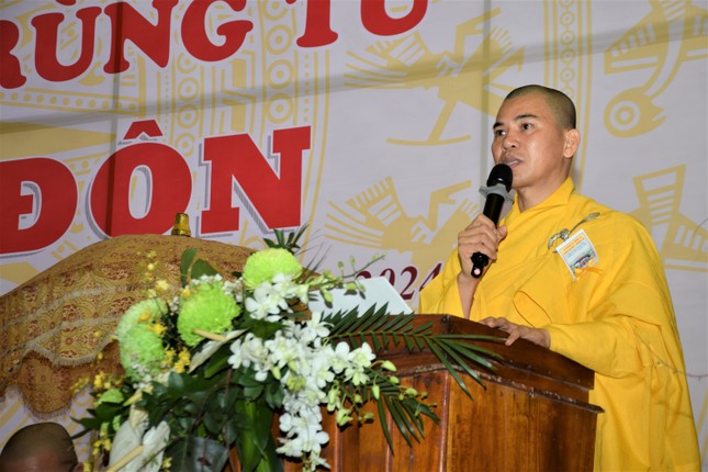 Đại đức Thích Tâm Quang, trụ trì chùa An Đôn phát biểu khai mạc