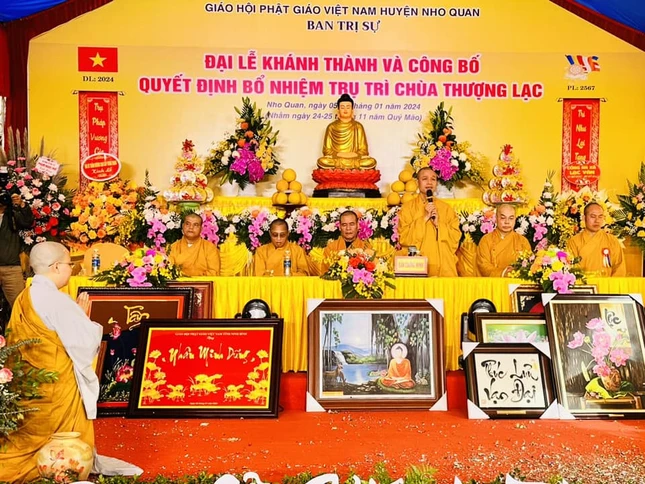 Thượng tọa Thích Minh Quang ban đạo từ