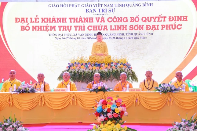 Chư tôn giáo phẩm chứng minh buổi lễ