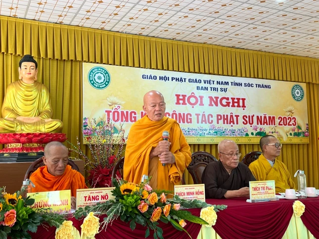 Trưởng lão Hòa thượng Thích Minh Hồng ban đạo từ