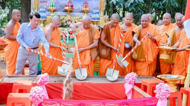 Chính thức động thổ khởi công xây dựng Tăng xá chùa OmPăngSane