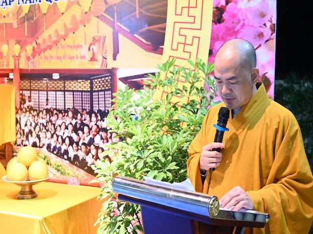 Đại đức Thích Quảng Nghĩa phát biểu khai mạc Đại đức Thích Quảng Nghĩa phát biểu khai mạc