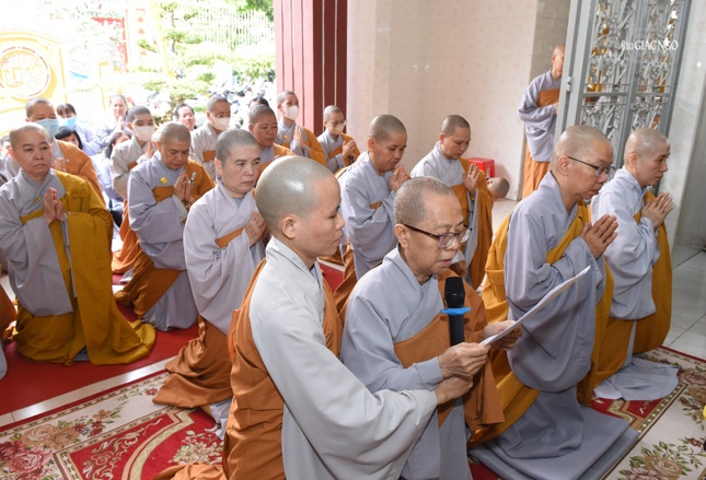 Ni sư Thích nữ Như Tịnh dâng lời tưởng niệm ân sư