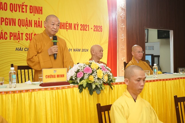 Hòa thượng Thích Từ Nghiêm ban đạo từ