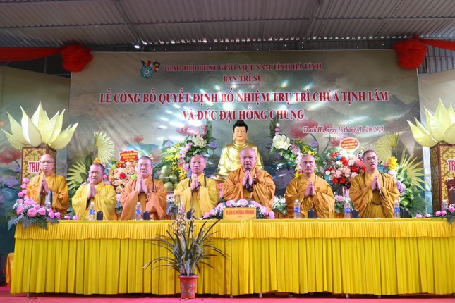 Chư tôn đức niệm Phật cầu gia hộ