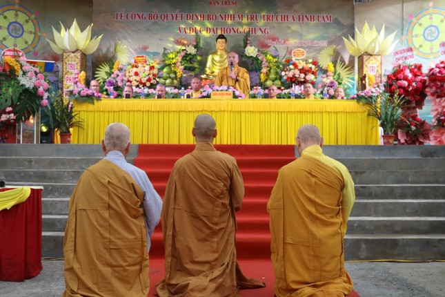 Thượng tọa Thích Hạnh Nhẫn ban đạo từ