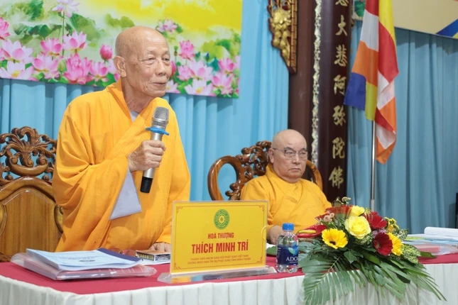 Hòa thượng Thích Minh Trí ban đạo từ