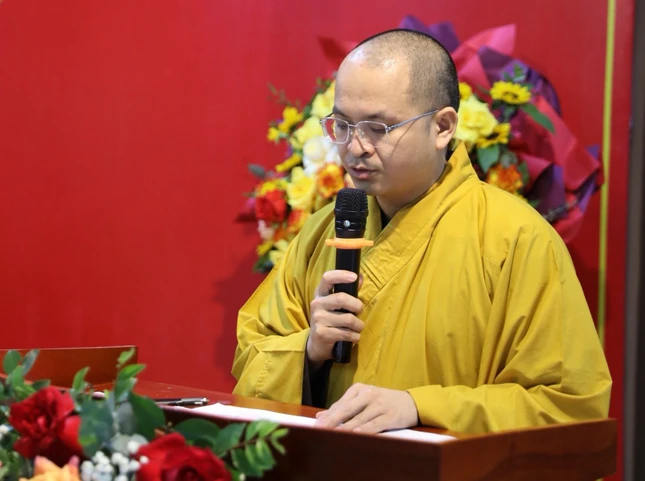 Đại đức Thích Nguyên Chính công bố quyết định của Ban Trị sự về việc tiếp nhận sinh hoạt tôn giáo tại tỉnh Điện Biên đối với Đại đức Thích Đức Trường