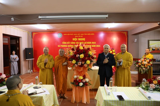 Ủy ban MTTQVN tỉnh Điện Biên chúc mừng Ban Trị sự GHPGVN tỉnh Điện Biên