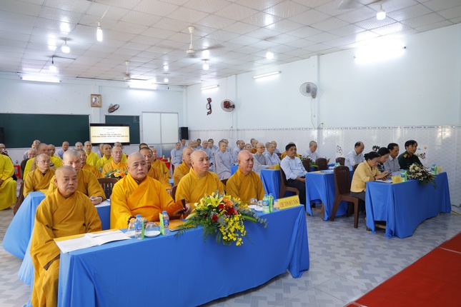 Chư Tăng Ni, đại biểu tham dự hội nghị Chư Tăng Ni, đại biểu tham dự hội nghị