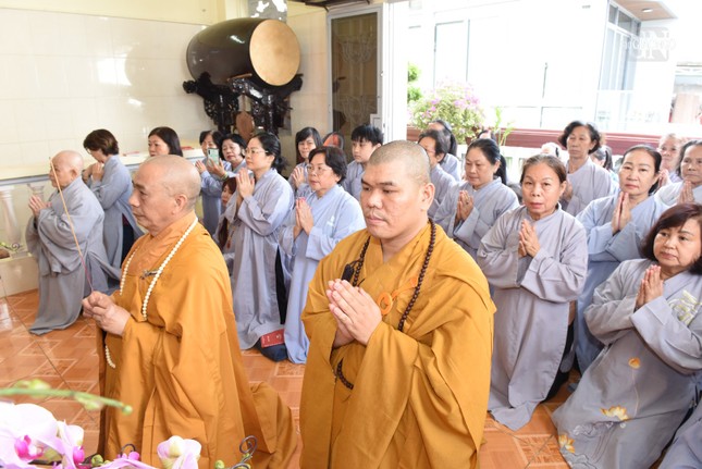 Khóa lễ tụng kinh