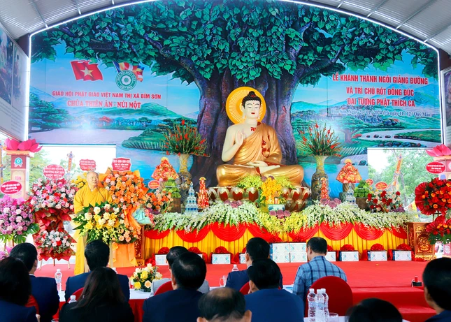 Thượng tọa Thích Tâm Định ban đạo từ