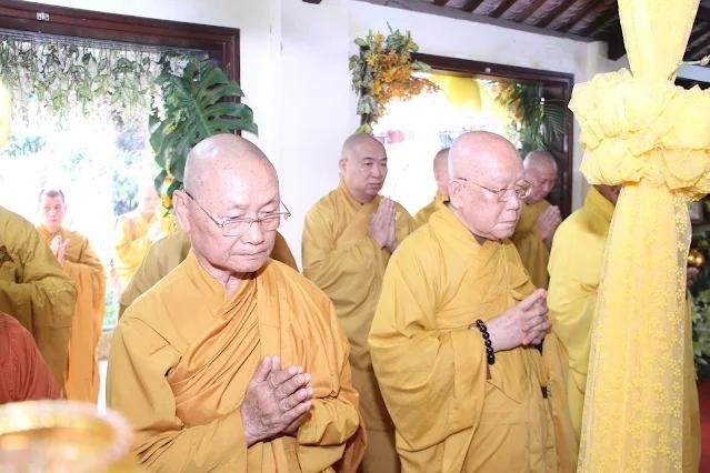 Chư tôn giáo phẩm TƯGH viếng tang Trưởng lão Hòa thượng Thích Thiện Phương