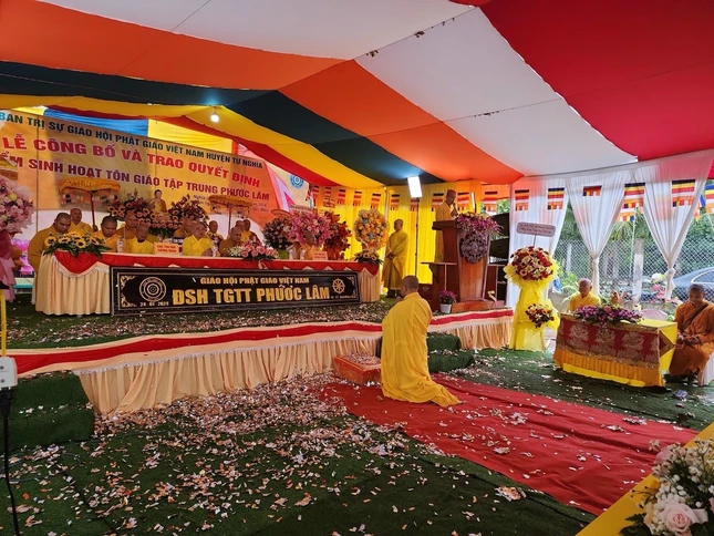 Lễ công bố và trao quyết định thành lập điểm sinh hoạt tôn giáo tập trung Phước Lâm