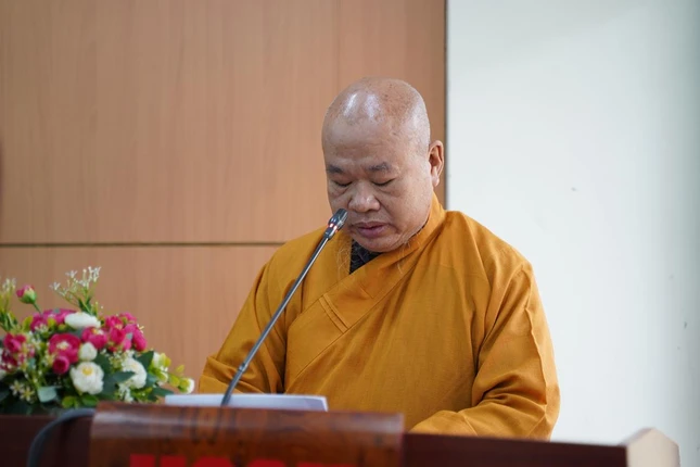 Thượng tọa Thích Phước Đạt đại diện chư tôn đức phát biểu