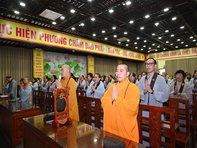 Niệm Phật cầu gia hộ