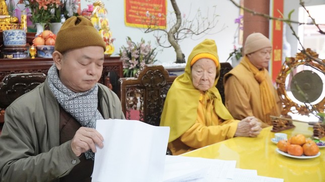 Trưởng lão Hòa thượng Thích Thanh Dục quang lâm chứng minh hội nghị