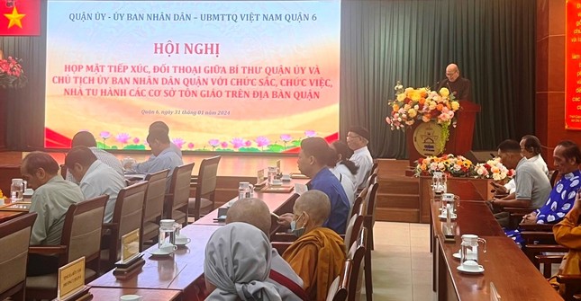 Hòa thượng Thích Thiện Nghĩa phát biểu tại hội nghị