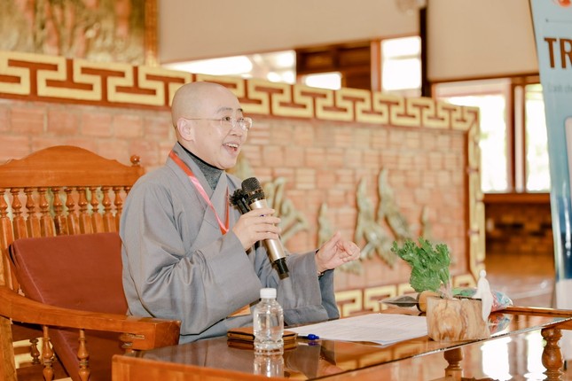 Ni sư Thích nữ Huệ Dâng