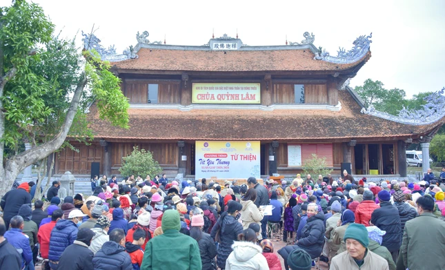"Tết yêu thương" tại chùa Quỳnh Lâm (Quảng Ninh)