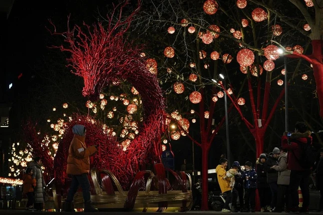 Hình tượng rồng tại một lối đi bộ ở Thủ đô Bắc Kinh