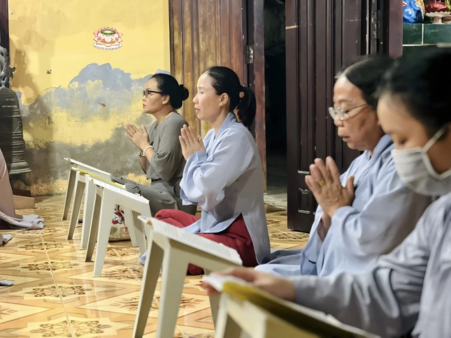 Đồng tụng kinh Dược Sư... Đồng tụng kinh Dược Sư...