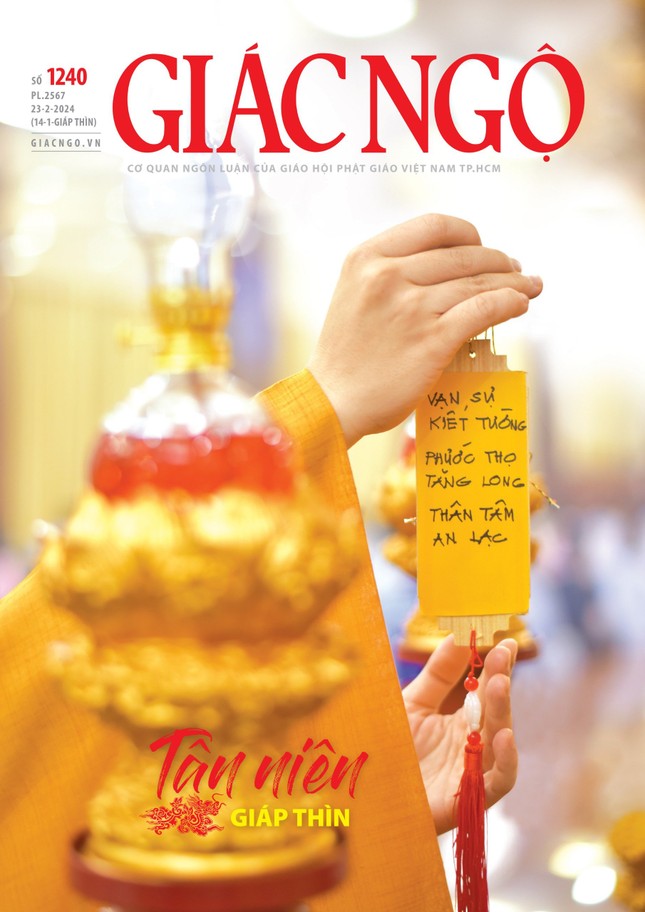 Bìa Báo Giác Ngộ số tân niên - Ảnh: Quảng Đạo