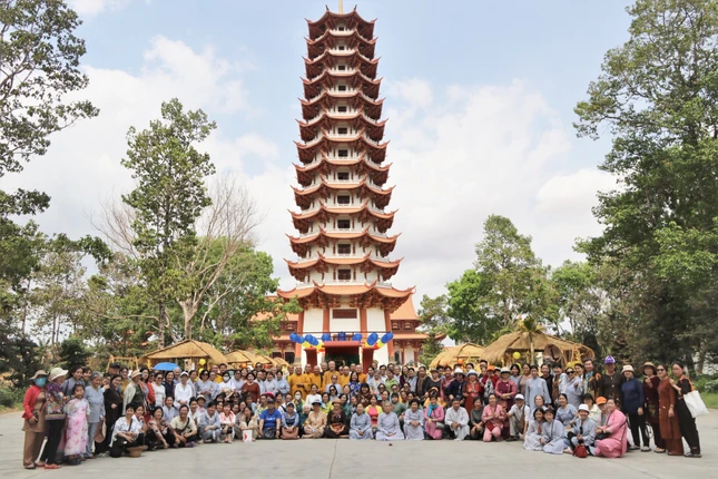 Lưu niệm tại chùa Quốc Ân Khải Tường (Đồng Nai) Lưu niệm tại chùa Quốc Ân Khải Tường (Đồng Nai)