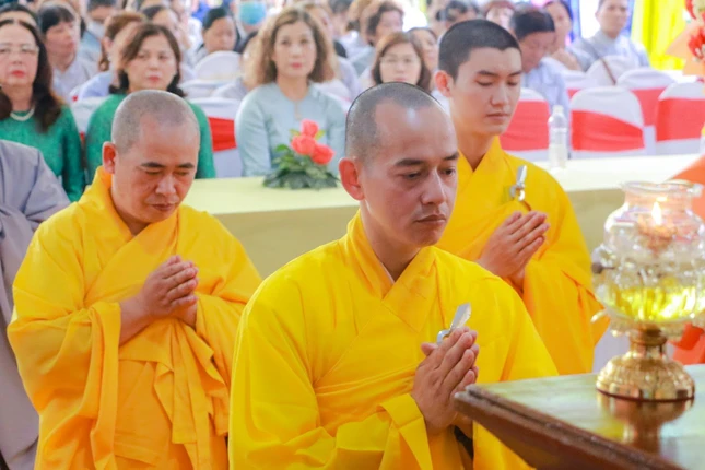 Đại đức tân trụ trì dâng lời phát nguyện