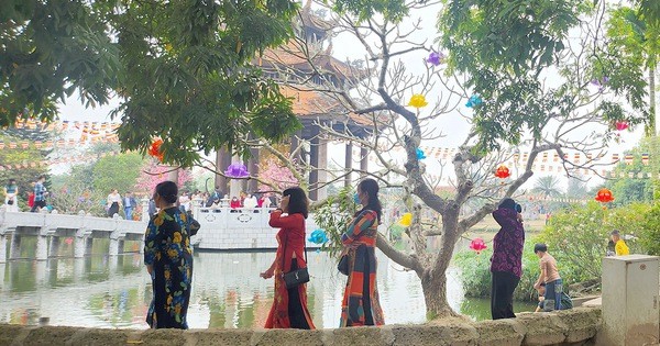 Chùa Nôm chiều mùng 6 Tết - Ảnh: T.Hòa