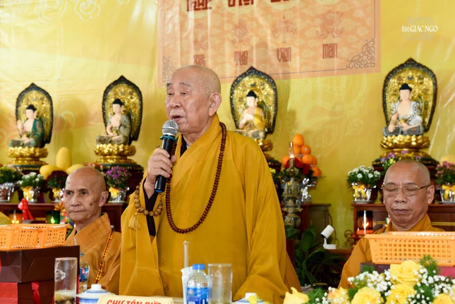 Trưởng lão Hòa thượng Thích Như Tín ban đạo từ