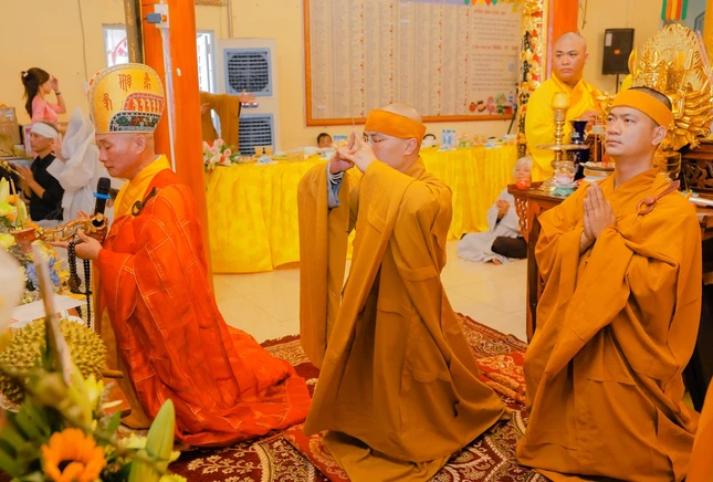 Khóa lễ cung tiến Giác linh Khóa lễ cung tiến Giác linh